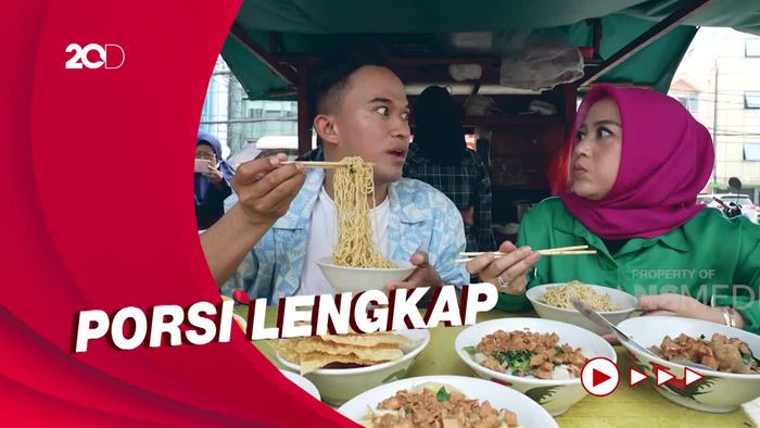 Bikin Laper: Mie Ayam dan Kwetiau dengan Topping Melimpah
