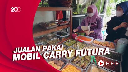 Cobain Makan Siang di Warung Nasi Depan Rumah Sandiaga Uno