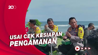 Momen Kapolri Makan Lesehan Bareng Brimob di Pos Pengamanan KTT G20