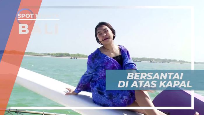 Panorama Indah Lautan Bali dari Kapal Pesiar
