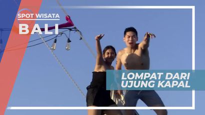 Berenang Asik di Lautan Lepas Bali