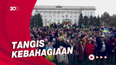 Ekspresi Kegembiran Warga Kherson Usai Pasukan Rusia Mundur