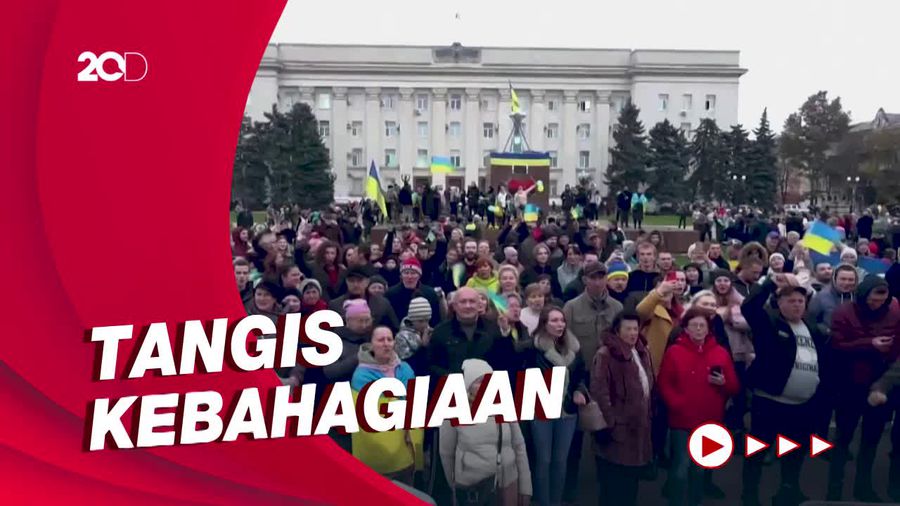 Ekspresi Kegembiran Warga Kherson Usai Pasukan Rusia Mundur