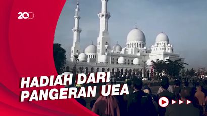 Jokowi dan Pangeran UEA Resmikan Masjid Sheikh Zayed di Solo