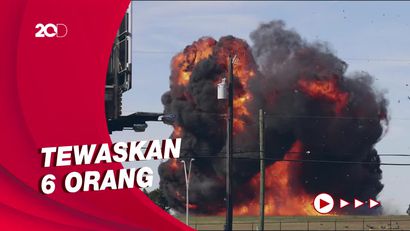 Tabrakan Udara Pesawat Legendaris Perang Dunia II di Dallas Airshow