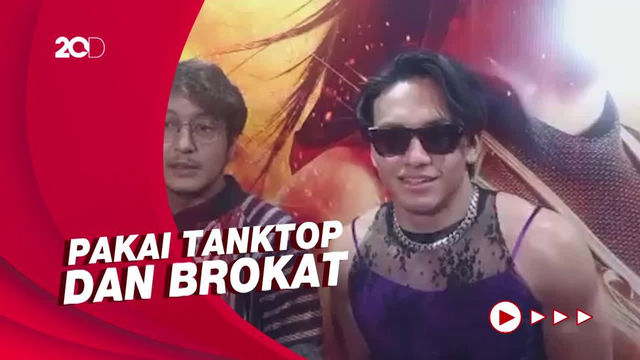 Intip Gaya Fesyen Nyentrik Jefri Nichol di Gala Premiere Sri Asih