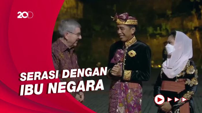 Gaya Jokowi Berbusana Adat Payas Agung Bali di Welcoming Dinner G20