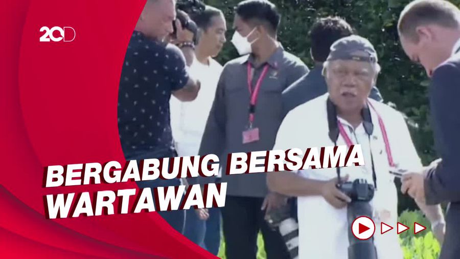 Gaya Menteri PUPR Basuki Jadi Fotografer Jokowi di Hutan Mangrove Bali