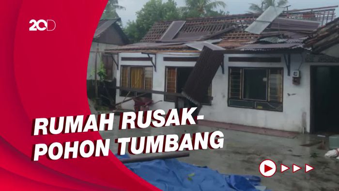7 Rumah Warga di Lumajang Porak-poranda Dihantam Puting Beliung!