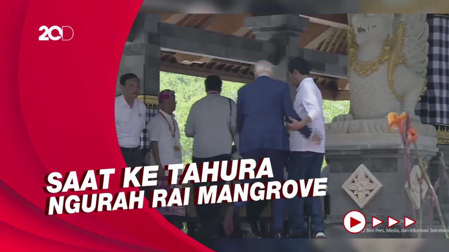 Momen Jokowi Sigap Menahan Biden yang Tersandung Tangga