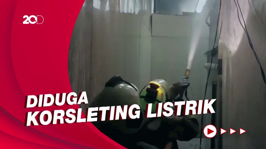 Kebakaran 3 Rumah di Cakung, 8 Unit Damkar Meluncur