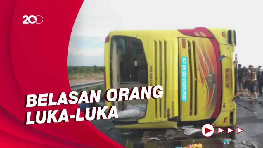 Ngeri! Bus Rombongan Paskibraka Terguling di Tol Palembang-Lampung