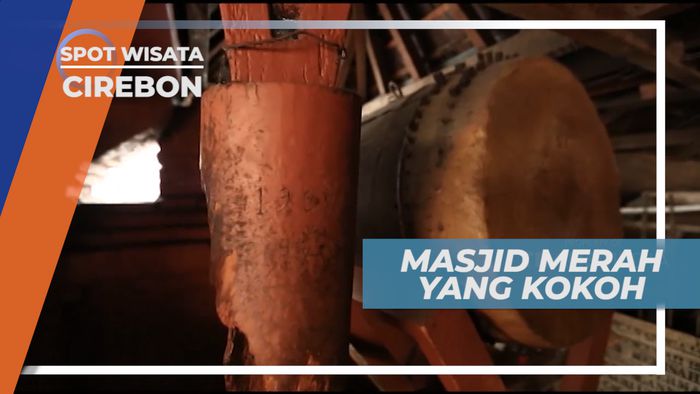 Masjid Merah, Jalan-jalan Seru Mengunjungi Masjid Bersejarah di Kota Cirebon