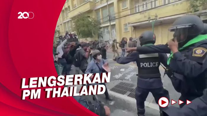 Aksi Demo Tolak KTT APEC di Thailand Dibubarkan Tembakan Peluru Karet