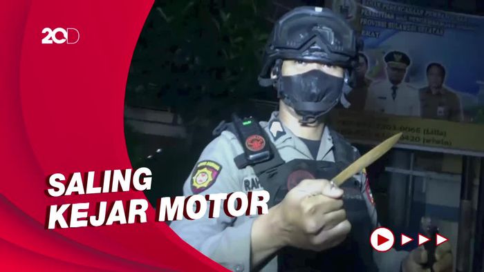 Polisi Bekuk 2 Pemuda Bersenjata Tajam di Makassar
