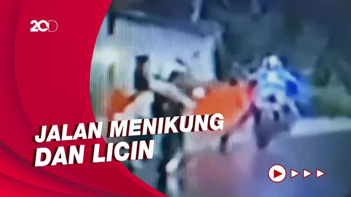 Pemotor Oleng saat Menikung Lalu Masuk Jurang di Tasikmalaya 