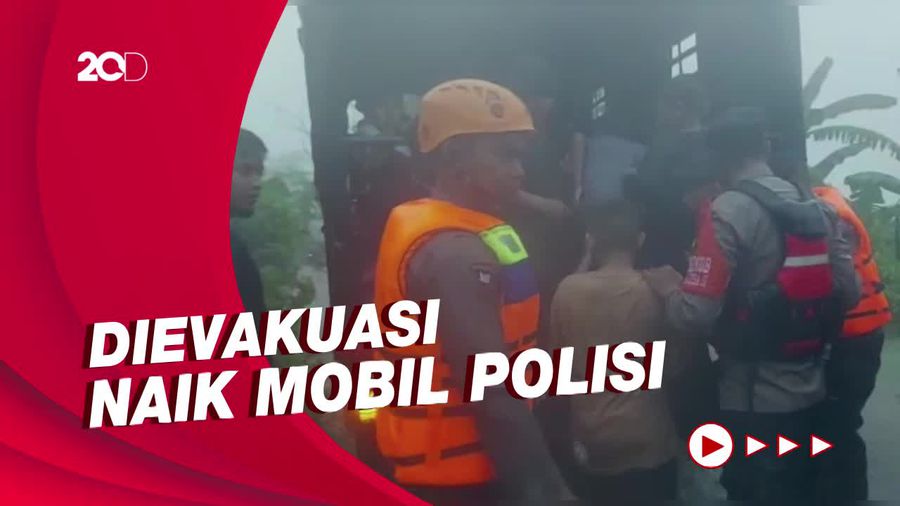 Puluhan Pelajar Terjebak Banjir saat Kegiatan Pramuka di Parepare