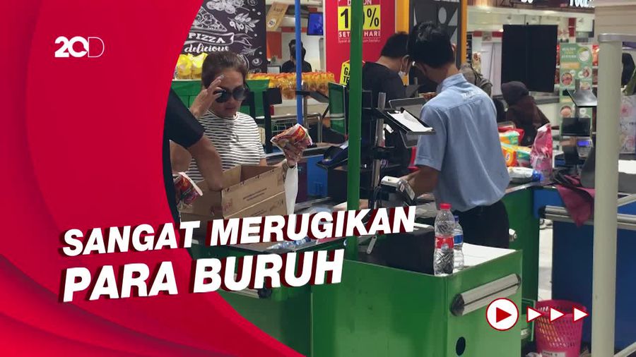 Badai Resesi Picu PHK Massal, Begini Tanggapan Warga