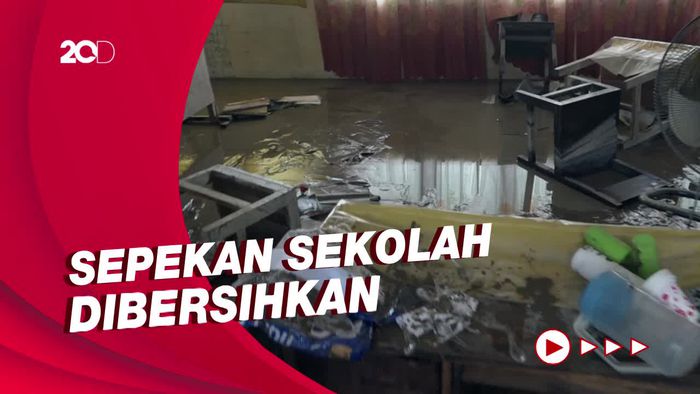 5 Sekolah di Polman Penuh Lumpur Akibat Banjir, Siswa Diliburkan
