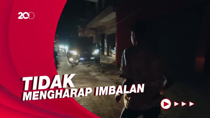 Momen Warlok Urai Kemacetan di Titik Terdampak Parah Gempa Cianjur
