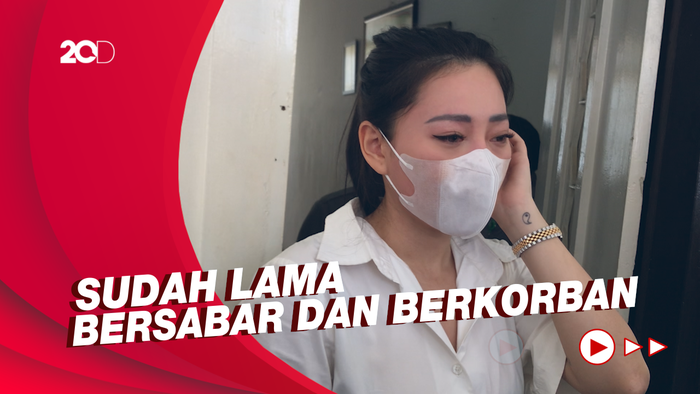 Ini Alasan Wendy Walters Menangis di Sidang Kedua