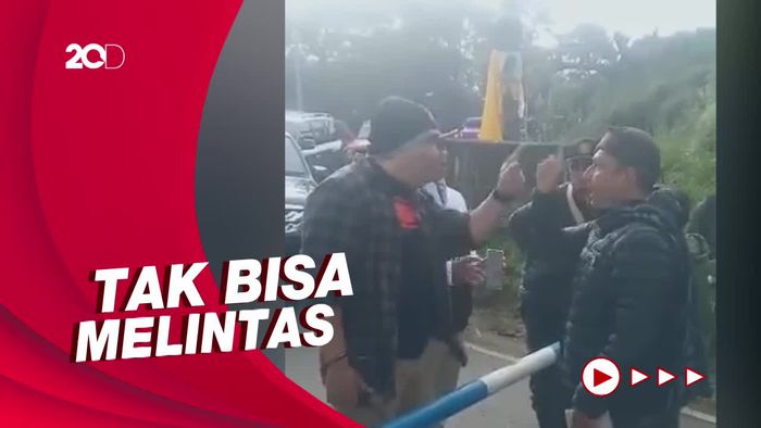 Bawa-bawa Nama Khofifah, Pengendara Rubicon Paksa Masuk Kawasan Bromo