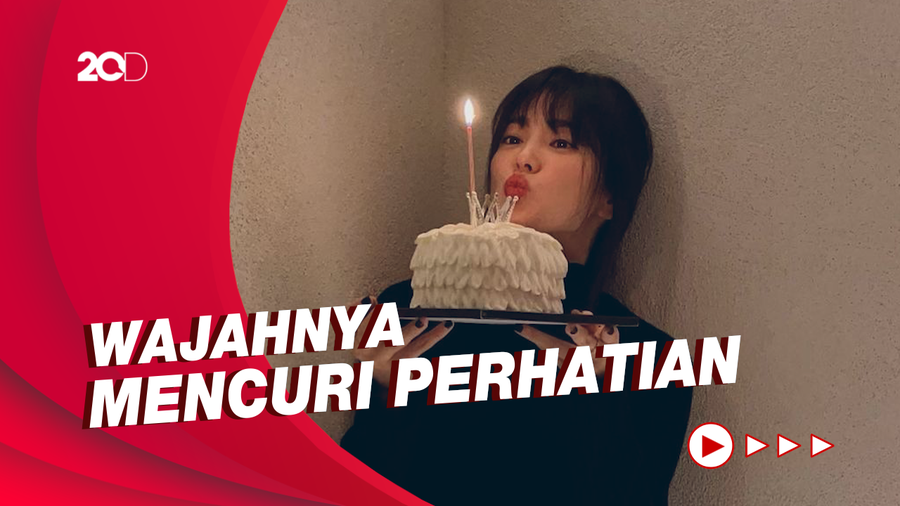 Ekspresi Kebahagiaan Song Hye Kyo di Ulang Tahun ke-41