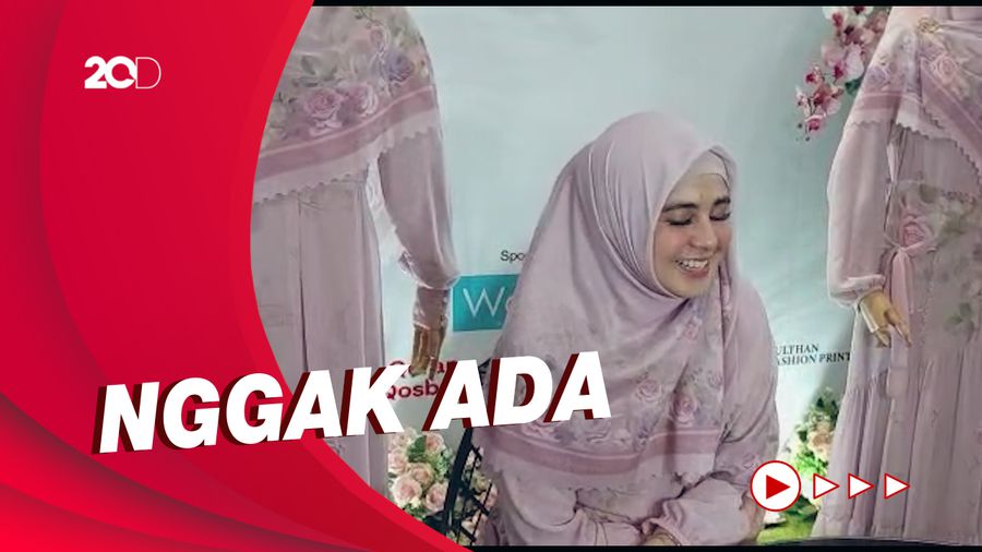 Risty Tagor Ogah Bahas Pasangan Hidup Risty Tagor Ogah Bahas Pasangan Hidup