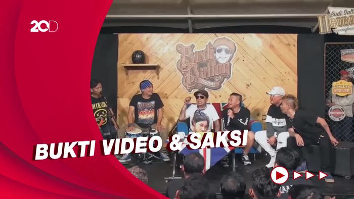 Ini Barang Bukti yang Diserahkan AMPERA di Kasus Dugaan Penistaan Agama