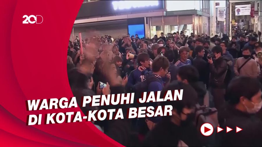 Warga Jepang Tumpah Ruah di Jalanan Rayakan Kemenangan Atas Jerman