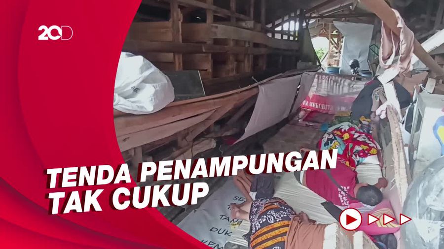 Puluhan Korban Gempa Cianjur Ngungsi di Kandang Kambing