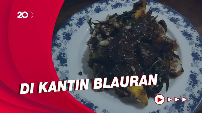 Menyantap Rujak Cingur dengan Suasana Seperti di Rumah Sendiri