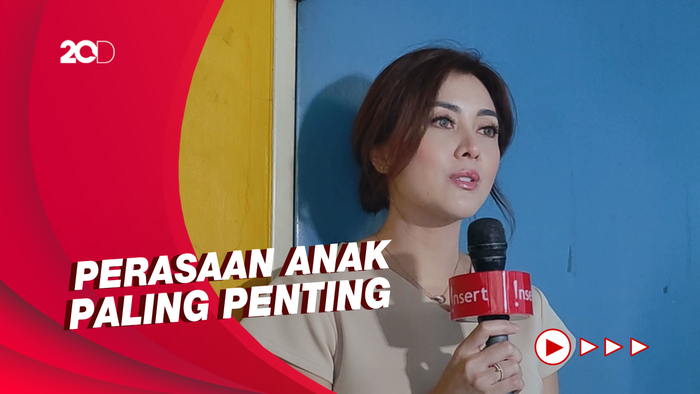 Dhena Devanka Utamakan Mental Anak Ketimbang Pikirkan Pasangan Baru