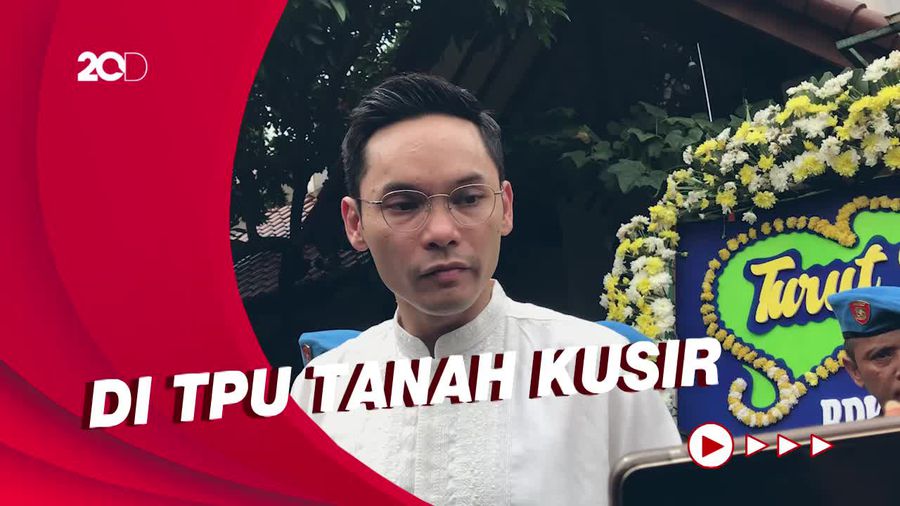 Momen Ben Kasyafani Antar Jenazah Ayah ke Peristirahatan Terakhir