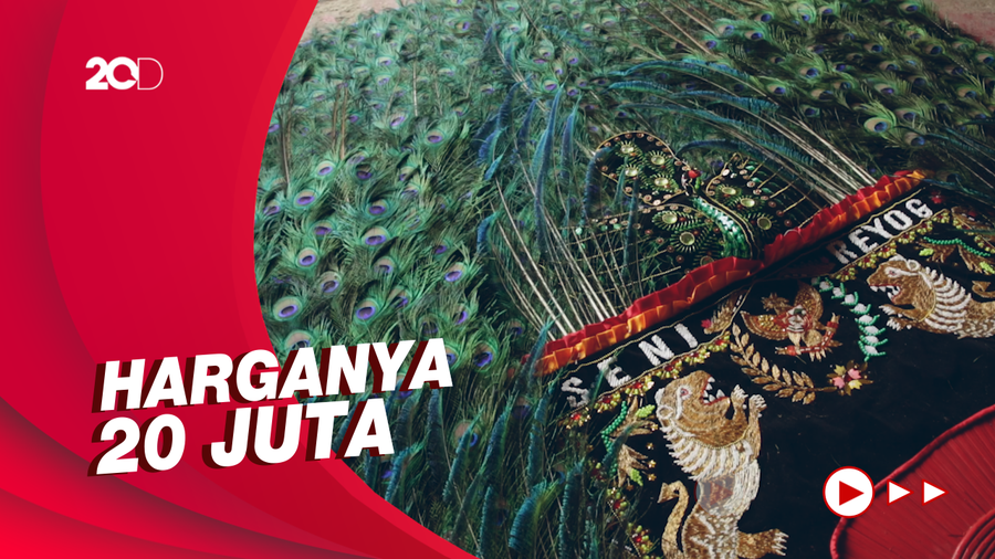 Dadak Merak dalam Reog Ponorogo Gunakan 1200 Bulu Merak