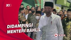 Momen Jokowi Melayat ke Rumah Duka Ferry Mursyidan