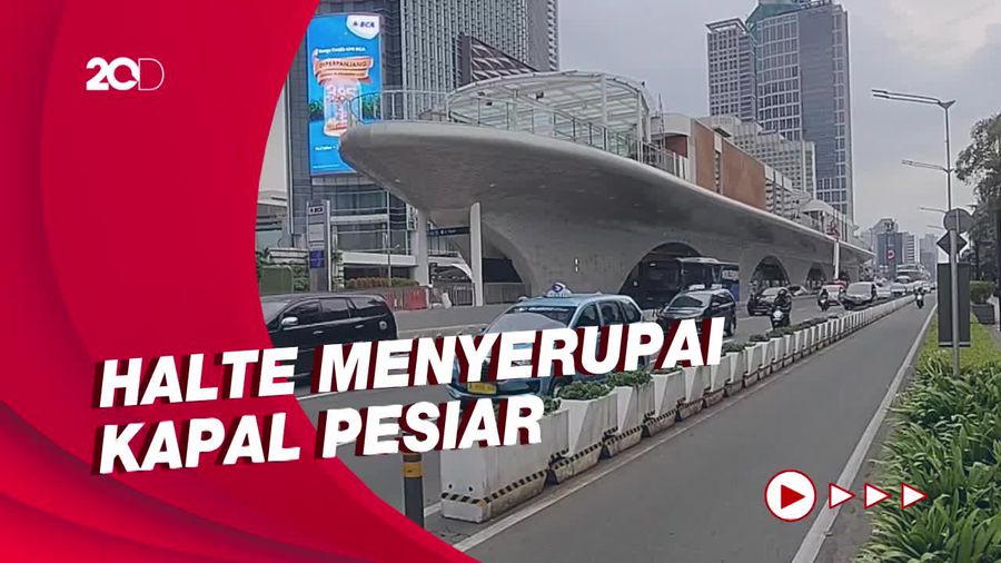 Lihat dari Dekat Titanic Berlabuh di Pusat Kota Jakarta