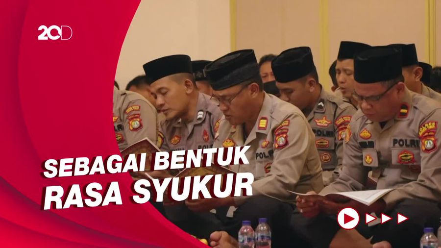 Ratusan Polisi di Jaktim Gelar Khatam Alquran Peringati HUT Polda Metro