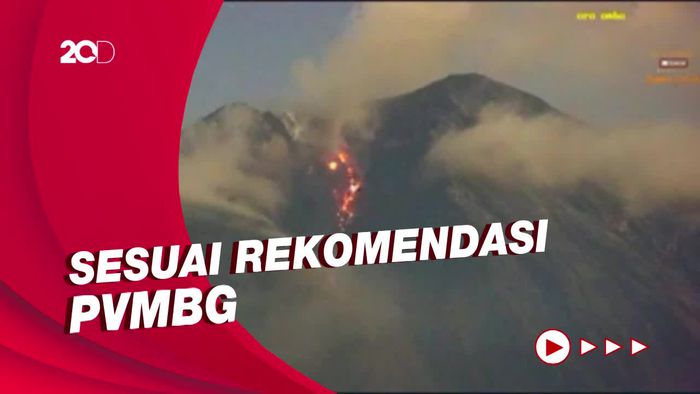 Gunung Semeru Keluarkan Lava Pijar, Jalan Curah Kobokan Ditutup