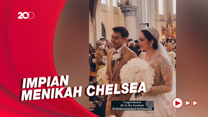 Bahagianya Ibunda Chelsea Islan Lihat Putrinya Dinikahi Rob Clinton