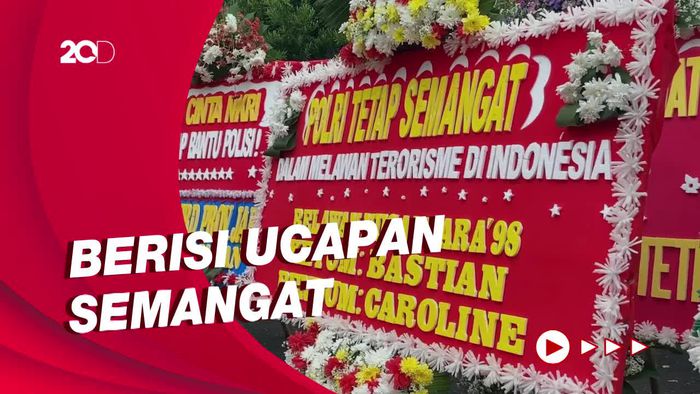 Polsek Astana Anyar Kini Dipenuhi Karangan Bunga