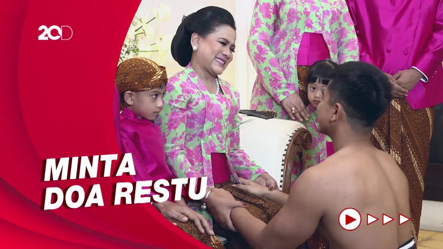 Tangisan Iriana Pecah saat Kaesang Sungkem Jelang Siraman