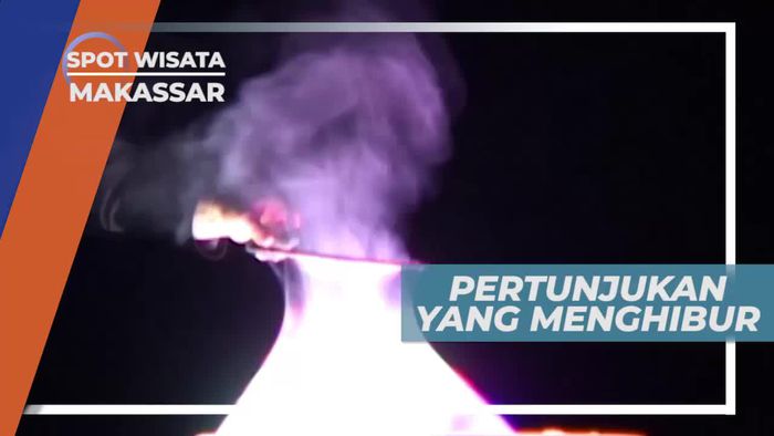 Pertunjukan Seni Gelembung di Trans Studio Makassar