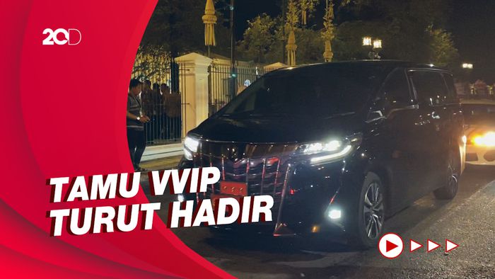 Antrean Tamu di Acara Tasyakuran Pernikahan Kaesang-Erina Sesi Dua