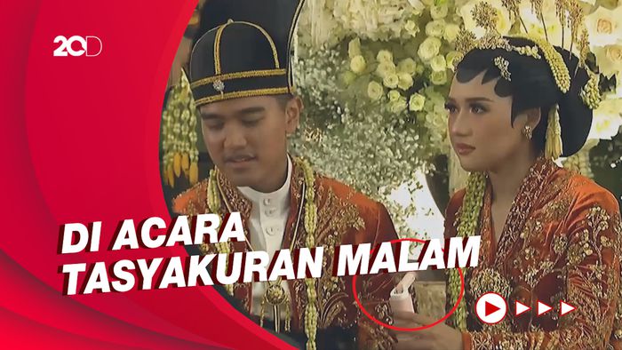 Saat Erina Kipasi Kaesang dengan Kipas Berwarna Pink