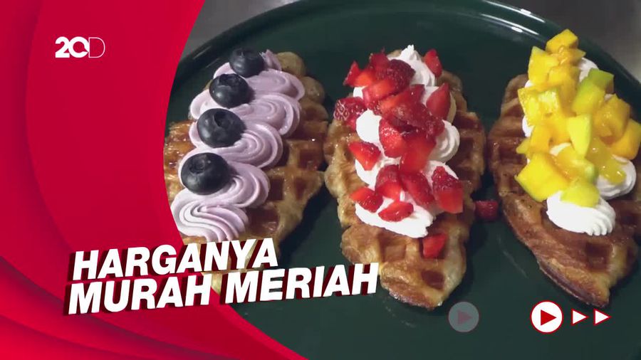 Manis Gurih Croffle dengan Aneka Topping Buah Segar