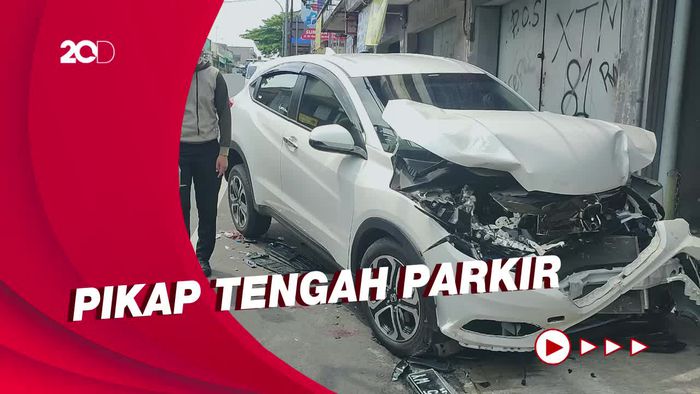 Mobil Hantam Pikap di Ciamis, 4 Orang Terluka!