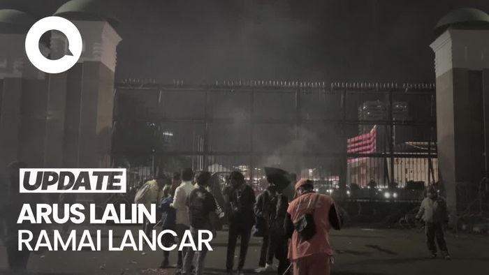 Demo Tolak KUHP di DPR Selesai, Massa Mahasiswa Membubarkan Diri