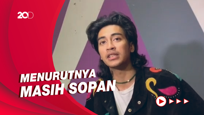 Abidzar Bodo Amat Gayanya saat Umrah Tuai Kritikan