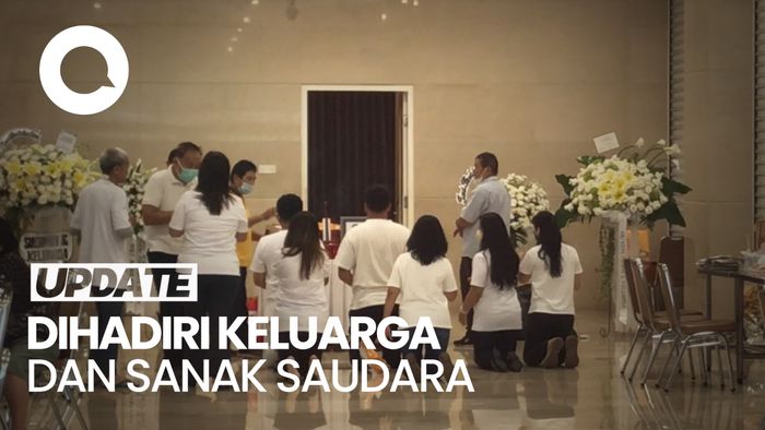 Keluarga Gelar Upacara Tutup Peti untuk Ayahanda Wijin